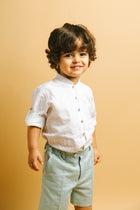 Camisa colarinho mao, azelhas/ linho branco natural
